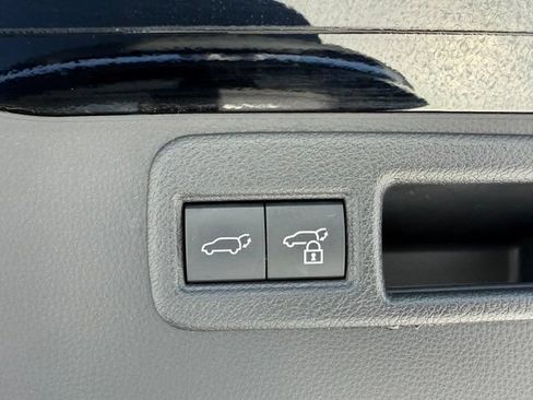 Certified 2023 Toyota Venza XLE AWD/4WD image 27