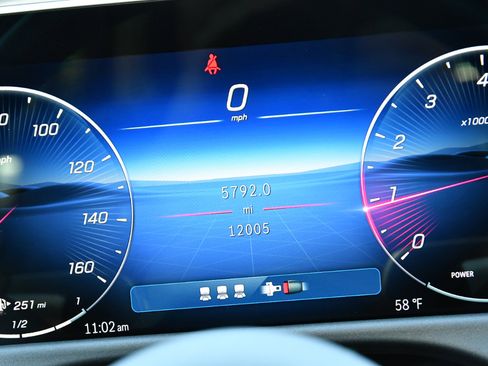 Used 2025 Mercedes-Benz E 350 Sedan image 14