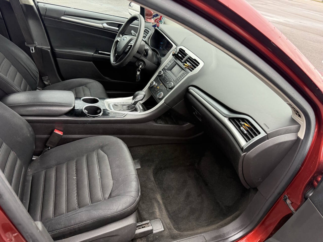 Used 2014 Ford Fusion SE FWD image 15