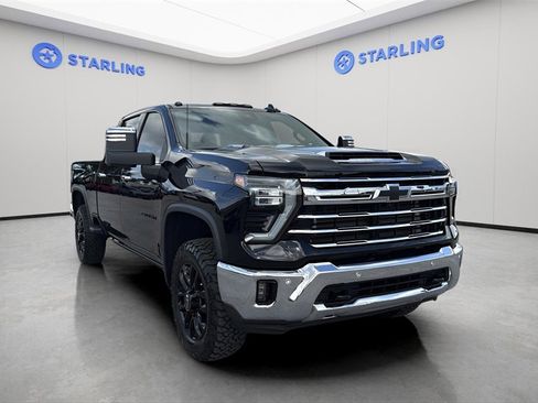 Used 2025 Chevrolet Silverado 2500 LTZ w/ LTZ Premium Package image 28