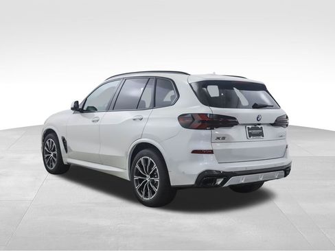 Used 2026 BMW X5 xDrive40i w/ M Sport Package image 3