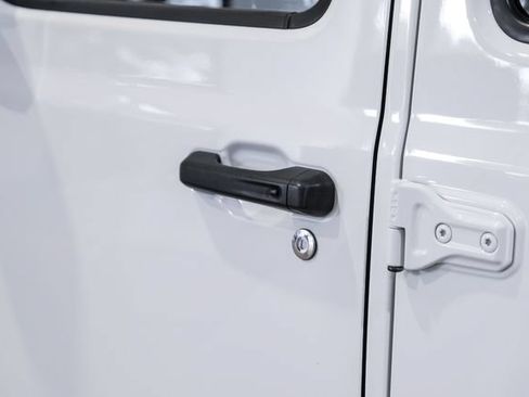 Used 2023 Jeep Wrangler Unlimited Rubicon AWD/4WD image 44
