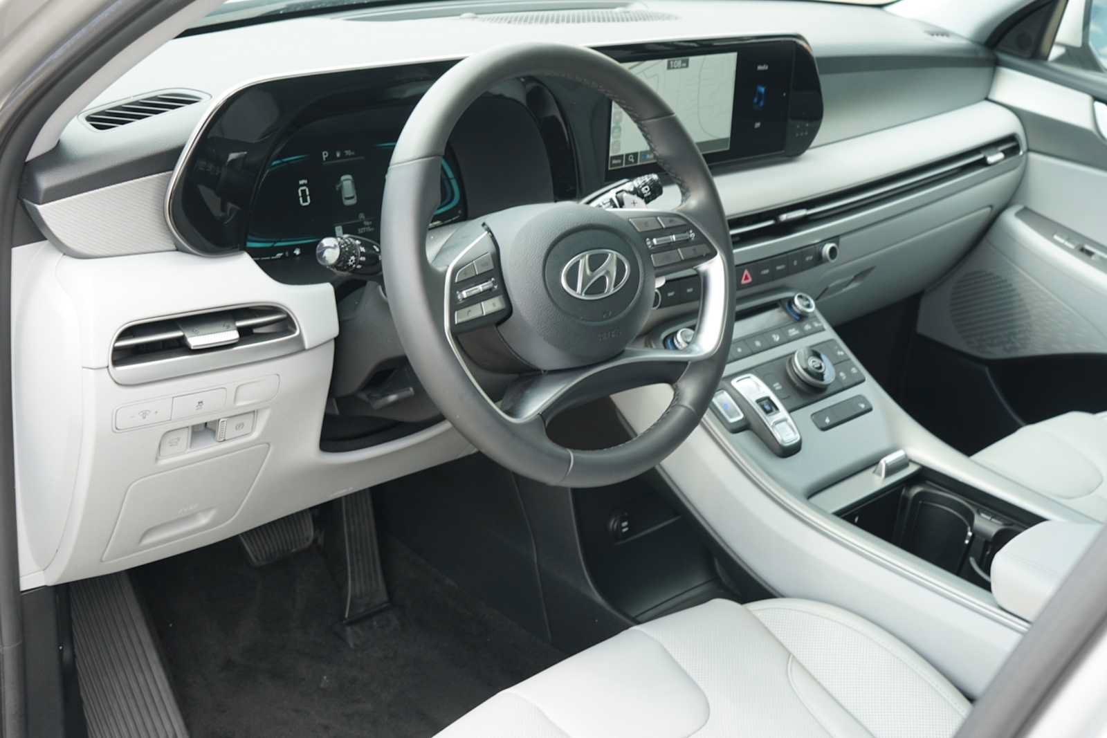 Used 2025 Hyundai Palisade SEL FWD image 7