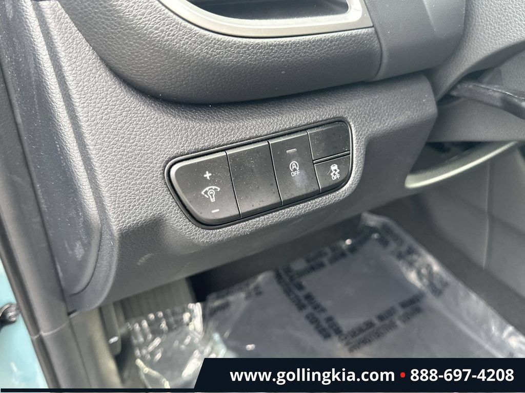 Certified 2026 Kia Seltos EX FWD image 17