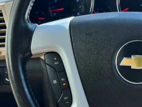 Used 2012 Chevrolet Traverse LTZ FWD image 27