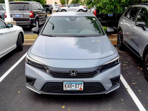 Used 2024 Honda Civic Sport image 3