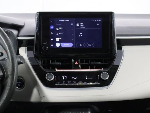 Used 2025 Toyota Corolla LE w/ Convenience Package image 25