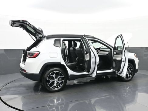 Used 2024 Jeep Compass Limited AWD/4WD image 54