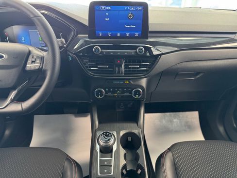 Used 2025 Ford Escape ST-Line image 24