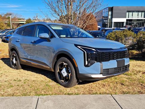 New 2026 Kia Sportage EX AWD/4WD image 3