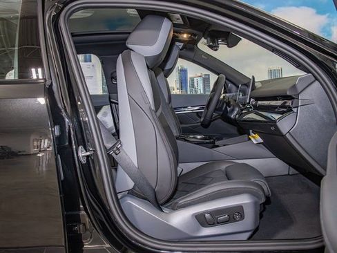 New 2026 BMW 550e xDrive w/ Premium Package image 21