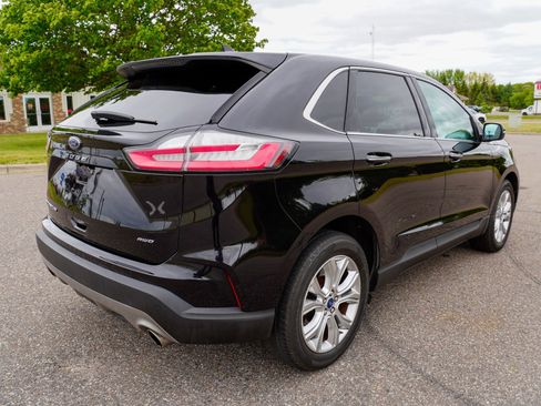 Used 2022 Ford Edge Titanium AWD/4WD image 3