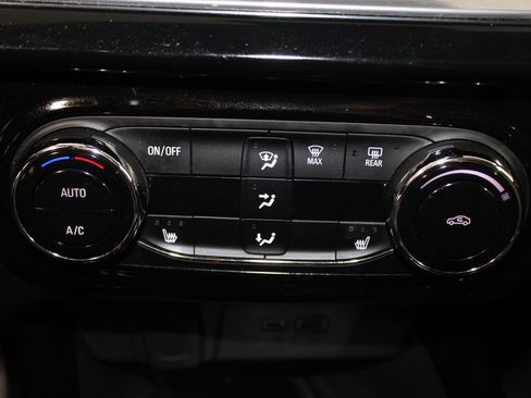 Used 2024 Chevrolet Trax ACTIV w/ Sunroof Package image 29