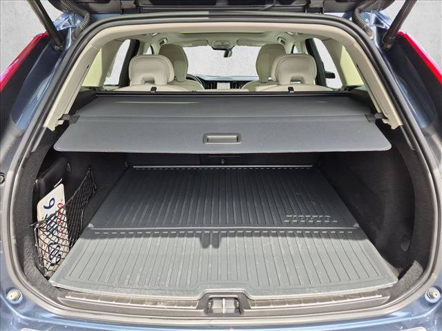 Certified 2024 Volvo XC60 T8 Plus w/ Protection Package Premier AWD/4WD image 7