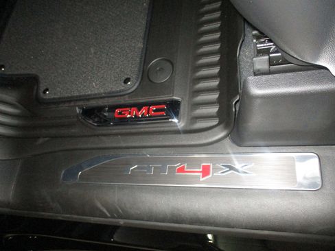 New 2026 GMC Sierra 2500 AT4X AWD/4WD image 23