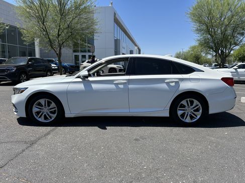 Used 2019 Honda Accord LX image 2