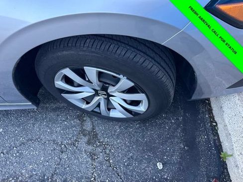 Used 2023 Honda Civic LX image 5