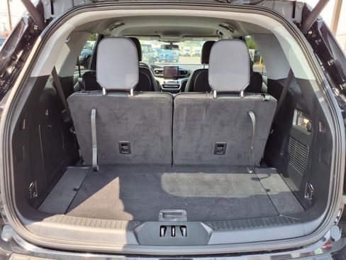 Certified 2022 Ford Explorer XLT w/ Equipment Group 202A image 13