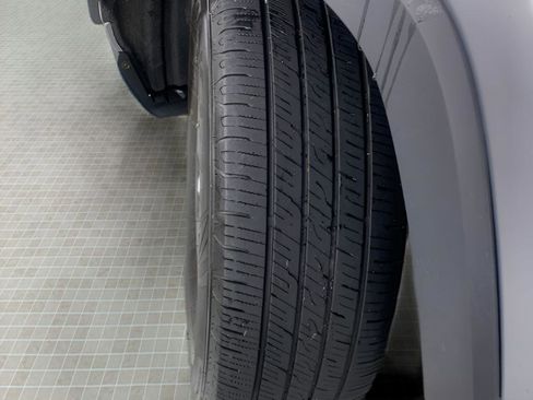 Used 2022 Toyota RAV4 XLE image 11