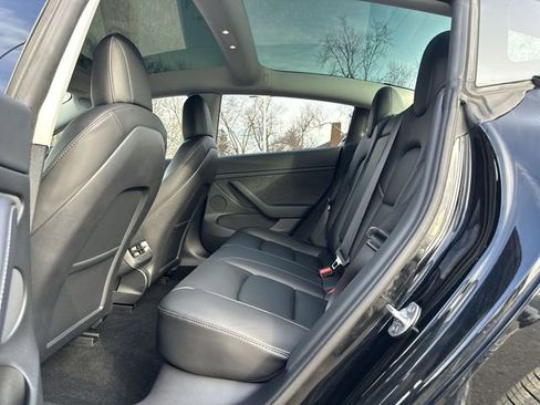Used 2022 Tesla Model 3 image 27