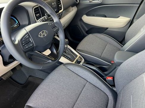 New 2026 Hyundai Venue SEL FWD image 9