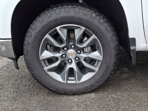Used 2026 Chevrolet Silverado 1500 LT image 31