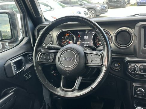 Used 2021 Jeep Gladiator Sport AWD/4WD image 4