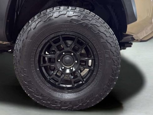 Used 2016 Toyota Tacoma TRD Off-Road AWD/4WD image 34