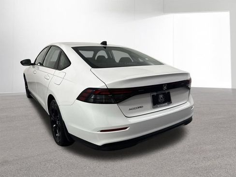 Used 2025 Honda Accord SE image 33
