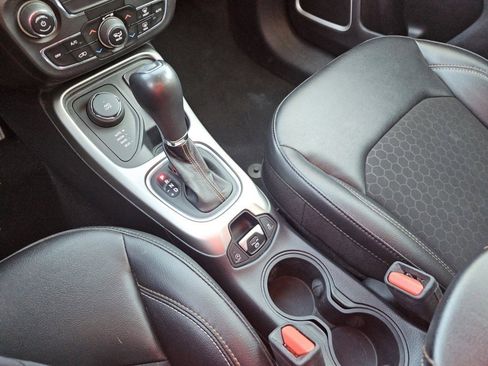 Used 2021 Jeep Compass Latitude image 31