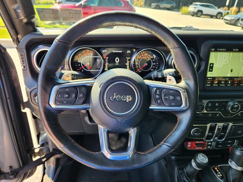 Used 2022 Jeep Wrangler Unlimited Rubicon w/ Xtreme Recon 35" Tire Package AWD/4WD image 17