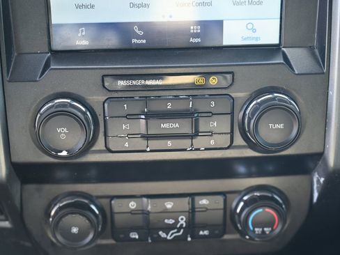 Used 2021 Ford F250 XLT w/ Camper Package image 29