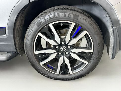 Used 2019 Honda Pilot Touring image 11