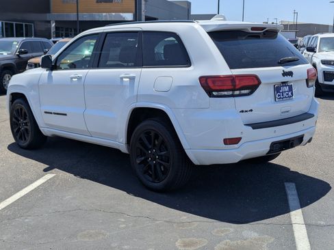 Used 2020 Jeep Grand Cherokee Altitude AWD/4WD image 4