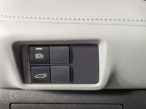 Used 2022 Toyota Highlander XLE image 13