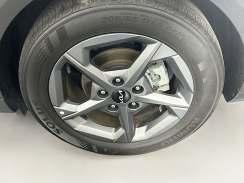 Used 2025 Kia K4 FWD image 11