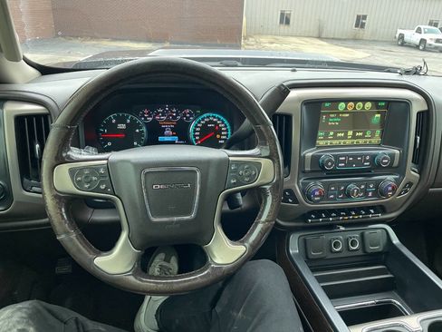 Used 2018 GMC Sierra 2500 Denali w/ Duramax Plus Package image 38