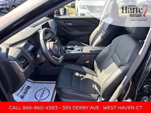 Certified 2024 Nissan Rogue SV w/ SV Premium Package AWD/4WD image 11