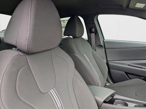 New 2025 Hyundai Elantra SEL image 22