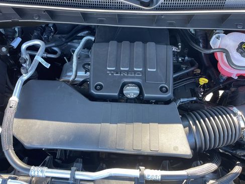 Used 2025 Chevrolet Silverado 1500 W/T w/ WT Value Package image 28