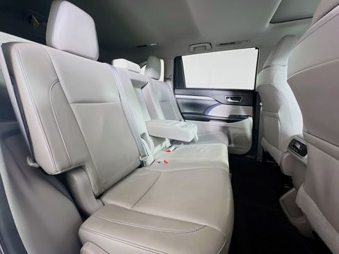 Certified 2015 Toyota Highlander XLE image 24