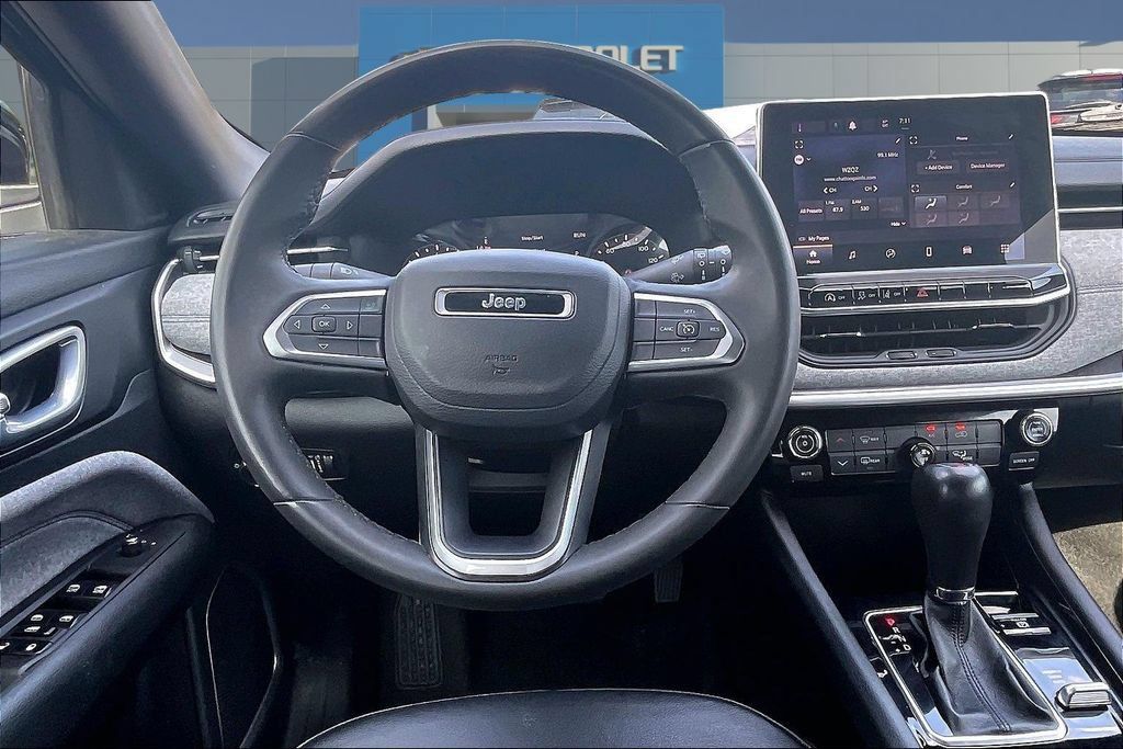 Used 2023 Jeep Compass Latitude AWD/4WD image 8