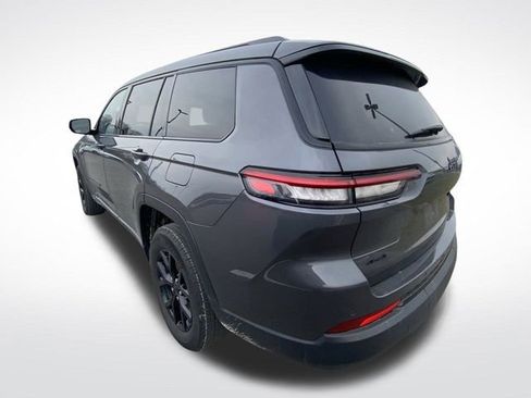 Used 2024 Jeep Grand Cherokee L Altitude image 8