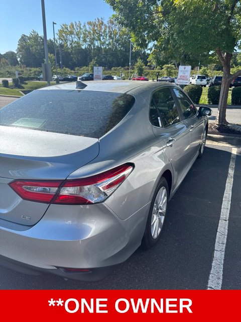 Used 2020 Toyota Camry LE FWD image 5