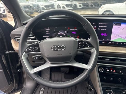 Certified 2025 Audi Q5 Premium w/ Convenience Package AWD/4WD image 20