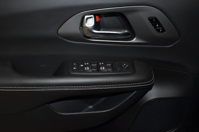 New 2026 Chrysler Pacifica Select w/ S Appearance Package FWD image 27