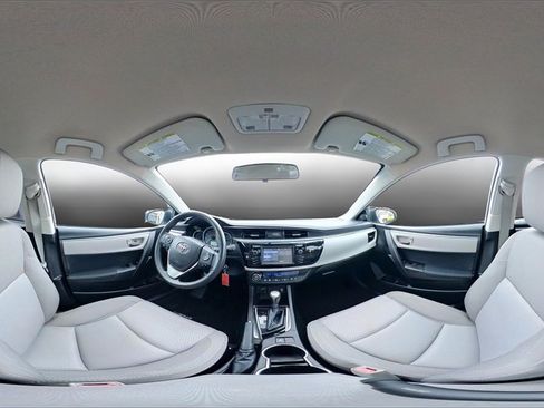 Used 2015 Toyota Corolla LE image 35