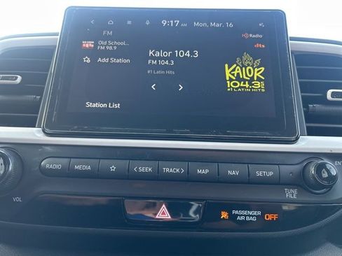 Used 2024 Hyundai Venue Limited image 10