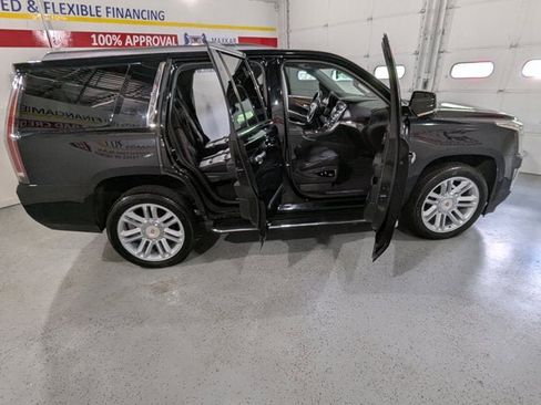 Used 2016 Cadillac Escalade Luxury image 16