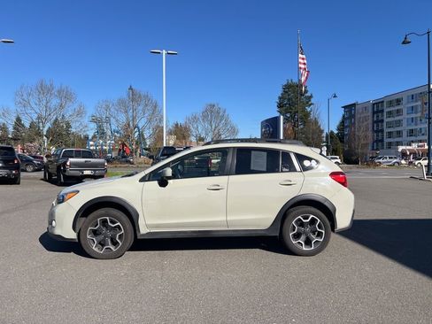 Used 2014 Subaru Crosstrek 2.0i Premium w/ Moonroof Package image 2